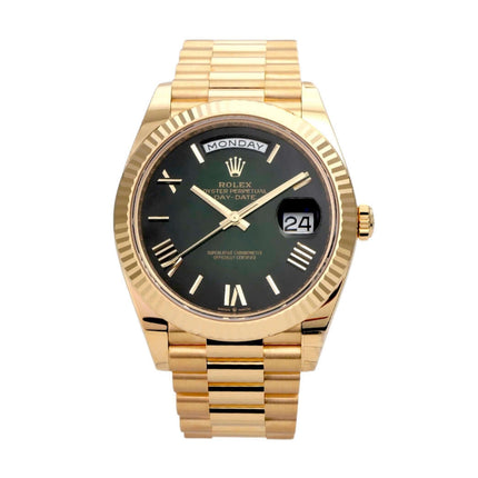 Rolex Day-Date 40 in 18 kt Gelbgold mit grünem Ombre Zifferblatt und römischen Ziffern, Automatik, Ref. 228238.