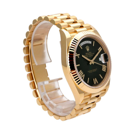 Rolex Day-Date 40 Gelbgold 228238 mit grünem Ombre-Zifferblatt und römischen Ziffern, präzise Automatik-Uhr.