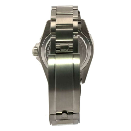 Rückseite der Tudor Pelagos 39 Titan Black M25407N-0001 Uhr mit satiniertem Titan-Armband und Sicherheitsfaltschließe