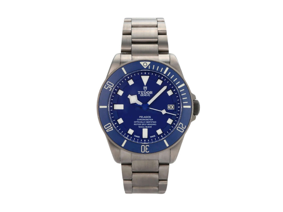 Tudor Pelagos Titan Blue M25600TB-0001, 42 mm Titan Uhr mit blauem Zifferblatt und keramischer Lünette.