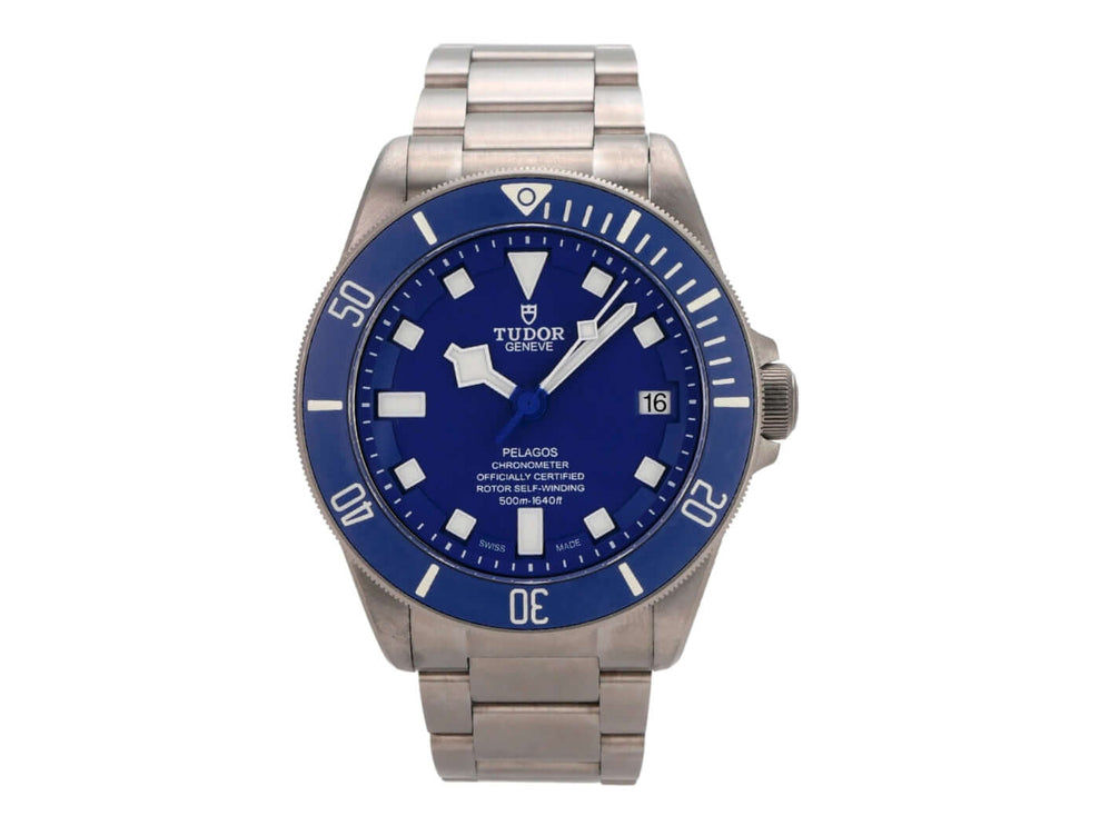 Tudor Pelagos Titan Blue M25600TB-0001 mit titan Gehäuse und blauem Zifferblatt, 42 mm Durchmesser.
