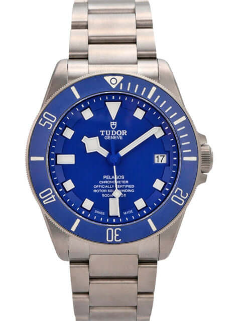 Tudor Pelagos Titan Blue M25600TB-0001 Uhrenansicht mit blauem Zifferblatt und Titanarmband.