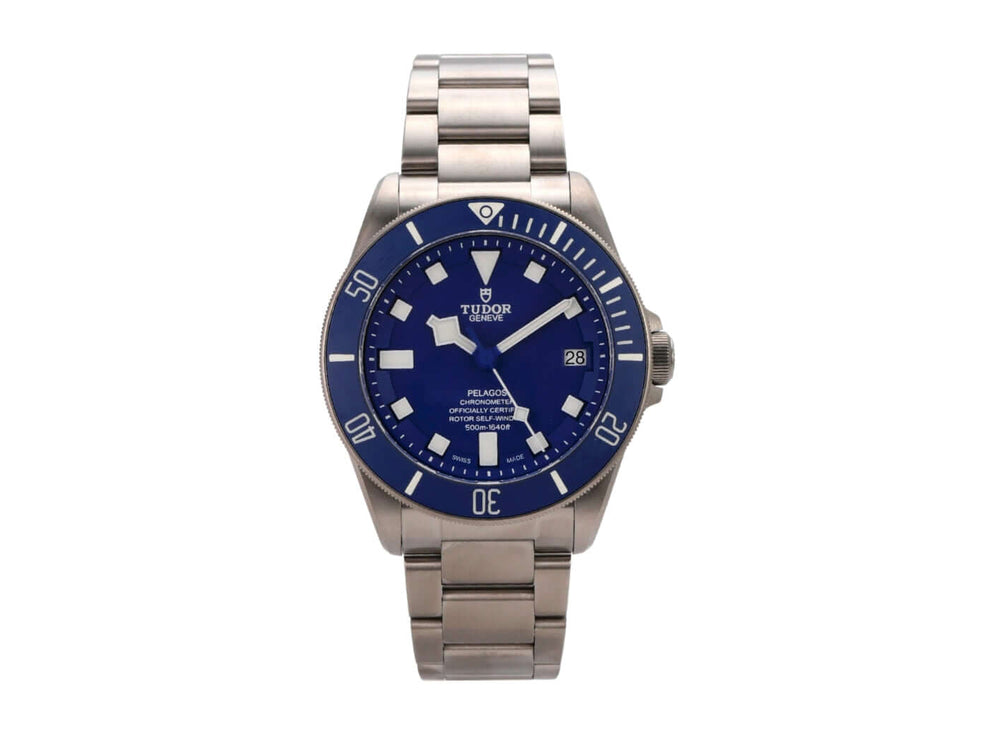 Tudor Pelagos Titan Blue M25600TB-0001, 42 mm Titan Uhr mit blauem Zifferblatt und keramischer Lünette.
