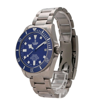 Tudor Pelagos Titan Blue M25600TB-0001, automatische Taucheruhr mit blauem Zifferblatt und Titan-Gehäuse.