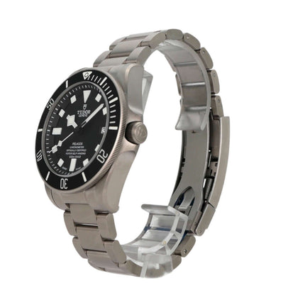 Tudor Pelagos Titan Black M25600TN-0001 Automatik-Uhr mit Titan-Gehäuse und schwarzem Zifferblatt.