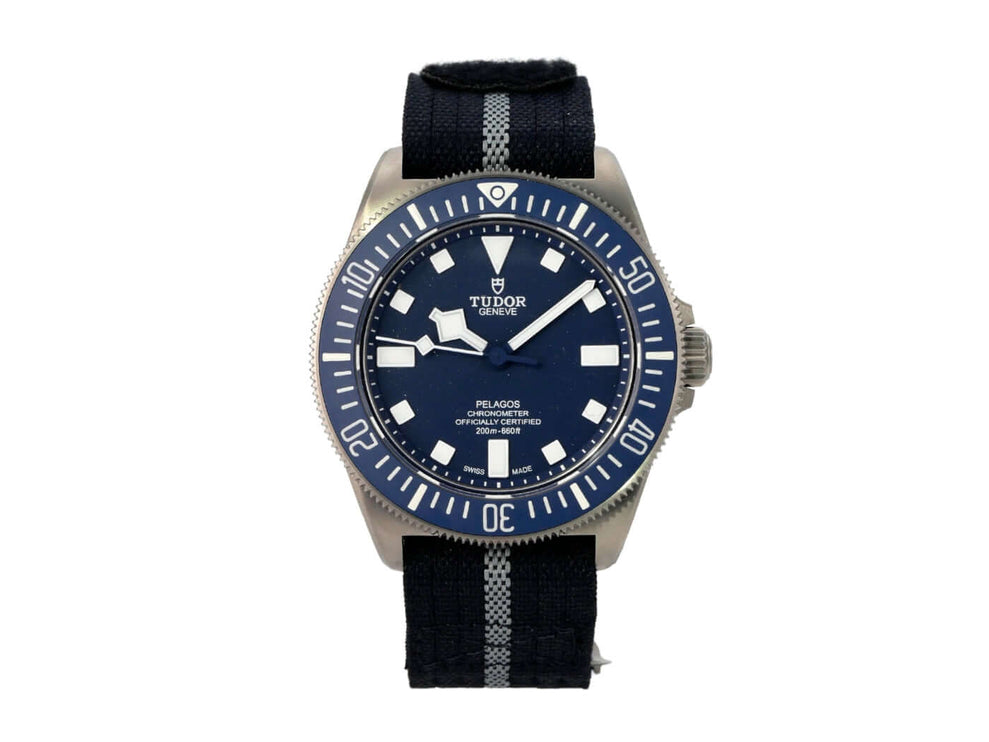 Tudor Pelagos FXD 25707B-22-0001 Taucheruhr mit blauem Zifferblatt und Textilband