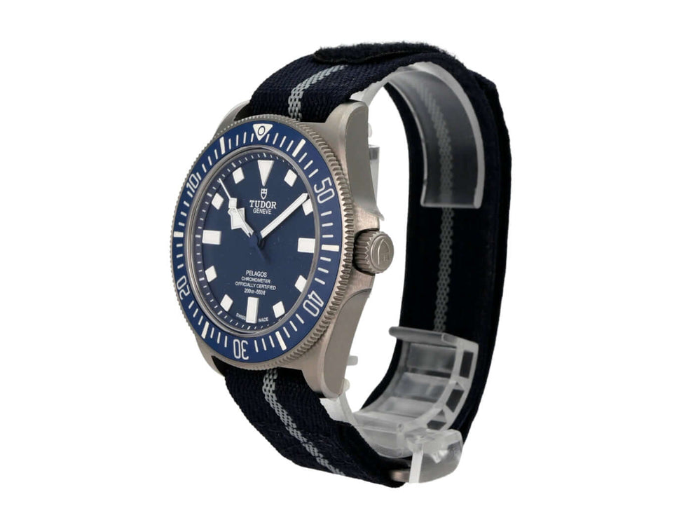 Tudor Pelagos FXD 25707B-22-0001 mit titan beschichtetem Gehäuse und blauem Zifferblatt auf Textilband