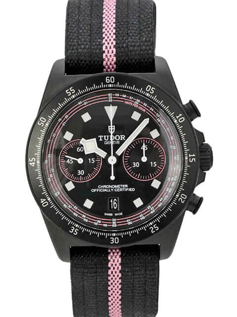 Tudor Pelagos FXD Chrono Pink M25827KNRS-0002 Giro d'Italia mit schwarzem Zifferblatt und pinkem Textilband.