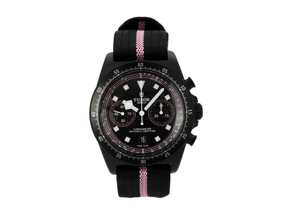 Tudor Pelagos FXD Chrono Pink M25827KNRS-0002 Giro d'Italia mit schwarzem Zifferblatt und Textilband.