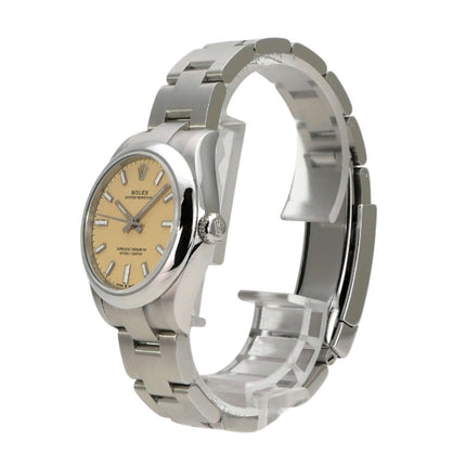 Rolex Oyster Perpetual 31 Ref. 277200 Beige Uhr mit beigem Zifferblatt und Edelstahlband.