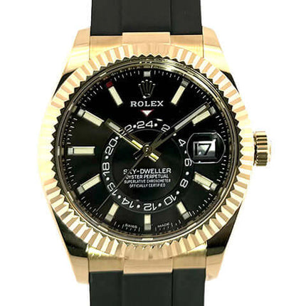 Rolex Sky-Dweller Gelbgold Ref. 326238 mit schwarzem Zifferblatt und Oysterflexband, 18 kt Gelbgold Gehäuse und geriffelte Lünette