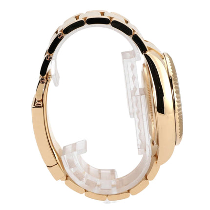 Rolex Sky-Dweller 336938 Gelbgold Uhr seitliche Ansicht mit 18 kt Gehäuse und Oysterband.