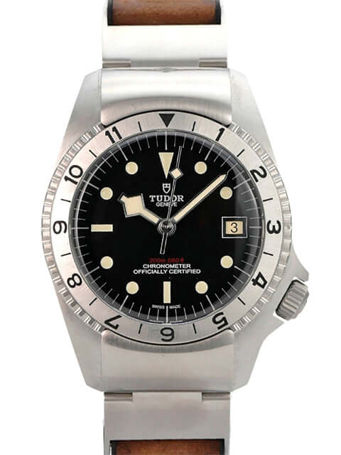 Tudor Black Bay P01 M70150-0001 Uhr mit schwarzem Zifferblatt, Edelstahlgehäuse und braunem Lederarmband