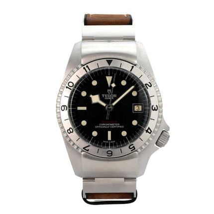 Tudor Black Bay P01 M70150-0001 Edelstahlarmbanduhr mit schwarzem Zifferblatt und braunem Lederband