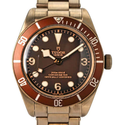 Tudor Black Bay 58 Bronze Armbanduhr mit braunem Zifferblatt und Edelstahlband, Modell 2021, 39 mm Gehäusedurchmesser