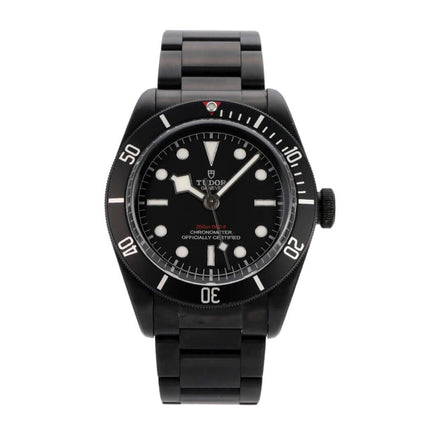 Tudor Black Bay Automatik Dark M79230DK mit schwarzem Zifferblatt und PVD-beschichtetem Edelstahlarmband.