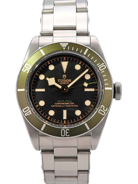 Tudor Black Bay M79230G-0001 Harrods Edition mit grünem Lünette und mattschwarzem Zifferblatt.