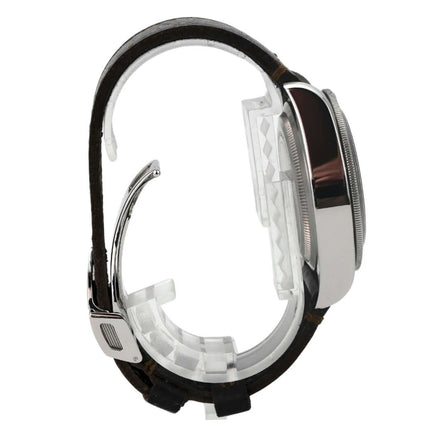 Tudor Black Bay M79230R-0005 Lederband seitliche Ansicht mit braunem Lederarmband