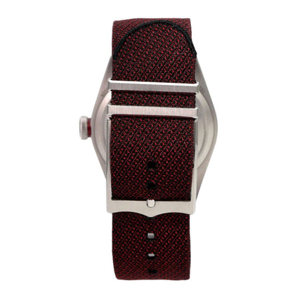 Tudor Black Bay M79230R-0009 bordeauxrotes Textilband, Edelstahlgehäuse mit Textilarmband und Schließe