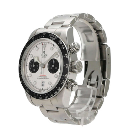 Tudor Black Bay Chrono M79360N-0002: Edelstahl Chronograph mit opalfarbenem Zifferblatt und schwarzen Totalisatoren.