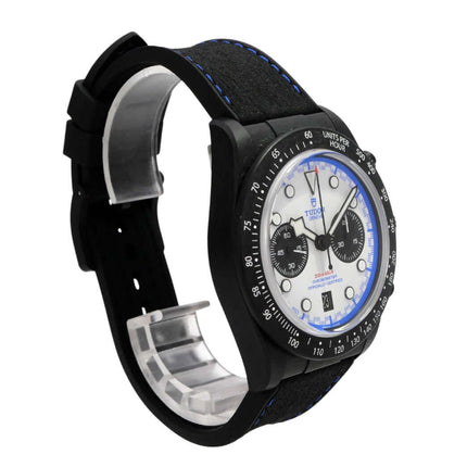 Tudor Black Bay Chrono Carbon 25 M79377KN-0001 mit Carbongehäuse, weißem Zifferblatt und schwarzem Kautschuk-Lederband