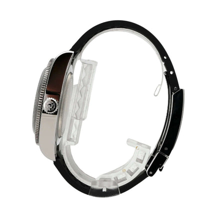 Tudor Black Bay 58 GMT M7939G1A0NRU-0002 Uhr, Edelstahlgehäuse, drehbare Lünette, elegantes Design, seitliche Ansicht.