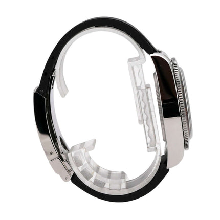 Tudor Black Bay 58 GMT M7939G1A0NRU-0002 Uhr Seitenansicht mit Edelstahlgehäuse und Kautschukband.