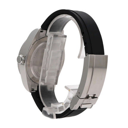 Tudor Black Bay 58 GMT M7939G1A0NRU-0002,seitliche Ansicht mit Kautschukband und Edelstahlschließe.