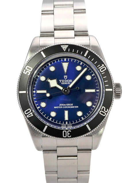 Tudor Black Bay M7943A1A0NU-0001 Uhr mit blauem Zifferblatt und Edelstahlarmband, 43mm Gehäusedurchmesser.