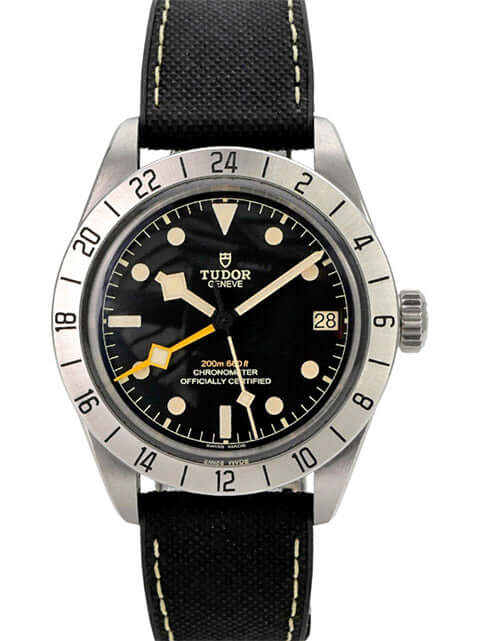 Tudor Heritage Black Bay Pro M79470-0003 mit schwarzem Zifferblatt und Edelstahlgehäuse.