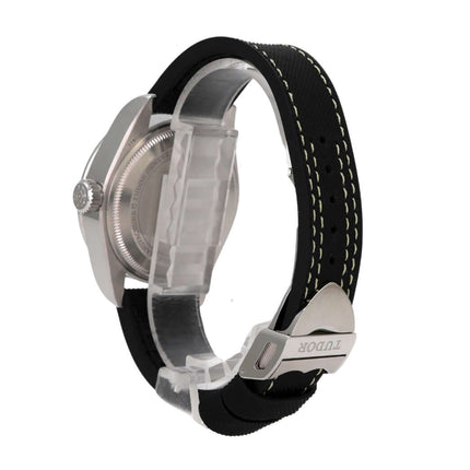 Tudor Heritage Black Bay Pro M79470-0003 Uhr mit schwarzem Kautschukband und Edelstahlgehäuse.