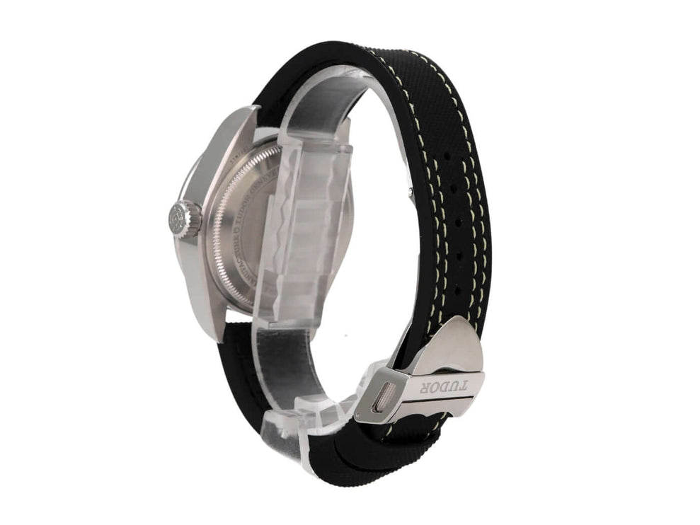 Tudor Heritage Black Bay Pro M79470-0003 Uhr mit schwarzem Kautschukband und Edelstahlgehäuse.