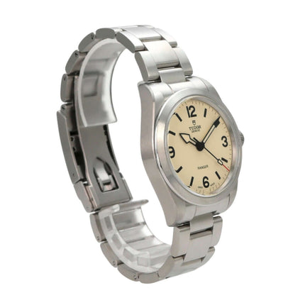 Tudor Ranger M79930-0007 Uhr mit Edelstahlarmband und beigem Zifferblatt, Automatikbetrieb und 70 Stunden Gangreserve.
