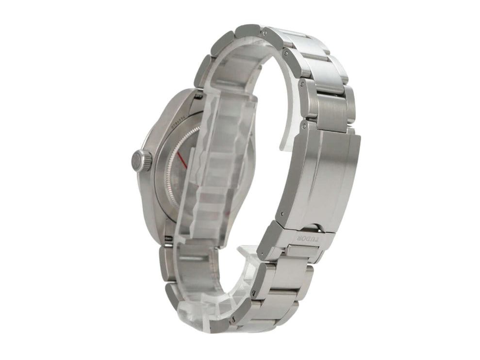 Tudor Ranger M79930-0007 Edelstahl Uhr von der Seite mit Faltschließe und polierter Oberfläche.