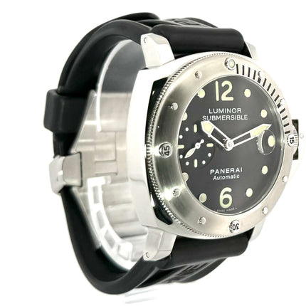 Panerai Luminor Submersible Automatic Acciaio 44 PAM00024 mit schwarzem Kautschukarmband und poliertem Edelstahlgehäuse.