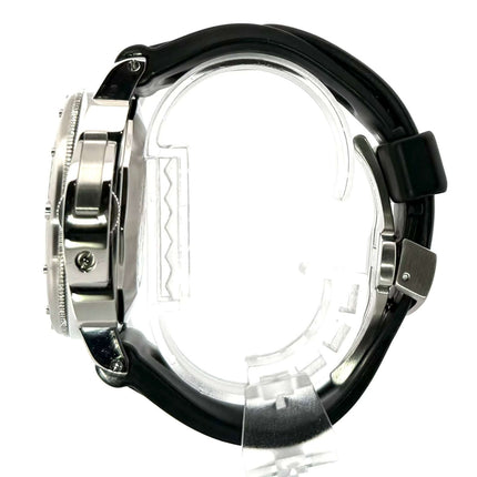 Seitenansicht der Panerai Luminor Submersible Automatic Acciaio 44 PAM00024 mit poliertem Edelstahlgehäuse und schwarzem Kautschukband.