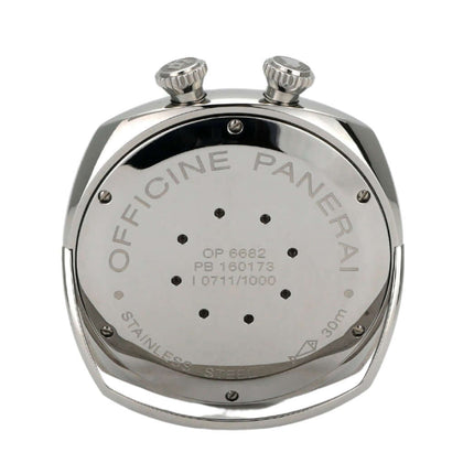 Panerai Travel Alarm Clock PAM00173, Gehäuse aus Edelstahl, Rückansicht mit Gravur und Kronen.