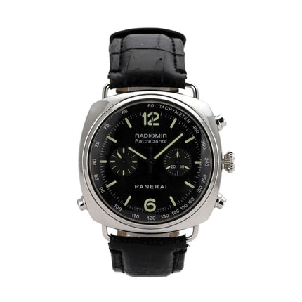 Panerai Radiomir Rattrapante PAM00214 mit schwarzem Zifferblatt und Lederarmband, 45 mm Edelstahlgehäuse.