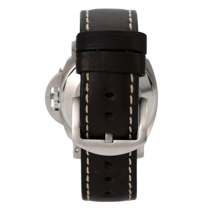 Panerai Luminor GMT PAM00297 Rückansicht des Edelstahlgehäuses mit braunem Aftermarket-Lederband.