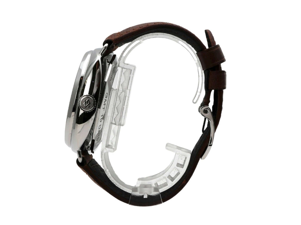 Panerai Radiomir PAM00323 Uhr mit braunem Lederarmband, Edelstahlgehäuse und Gangreserveanzeige.