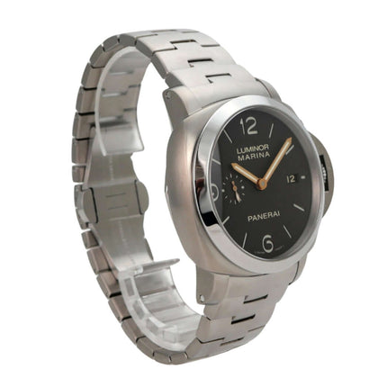 Panerai Luminor Marina 1950 3 Days Automatic Titanio PAM00352 mit schwarzem Zifferblatt und Titanarmband.