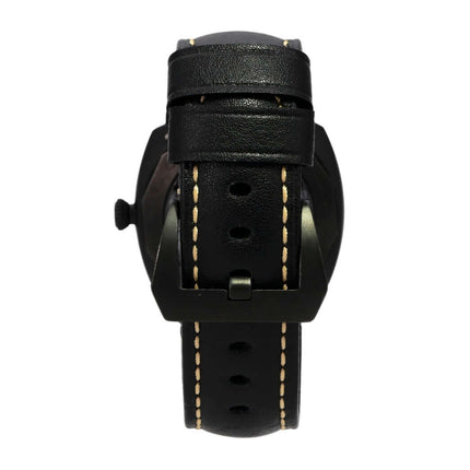 Rückansicht des Panerai Radiomir 8 Days Ceramic PAM00384 mit schwarzem Lederarmband und Titan-Schließe.