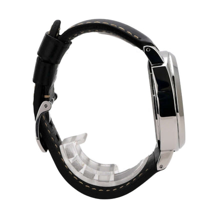 Panerai Luminor Base 8 Days Acciaio Sandwich Dial, seitliche Ansicht mit schwarzem Lederarmband und polierter Gehäusekante.