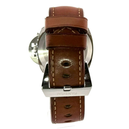 Rückansicht des braunen Lederarmbands der Panerai Luminor Marina PAM00660 mit polierter Edelstahldornschließe.