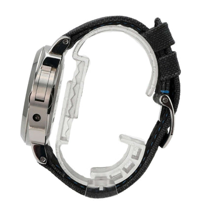 Panerai Luminor Base Logo Acciaio 44 PAM00774 seitliche Ansicht mit schwarzem Armband und poliertem Edelstahlgehäuse.