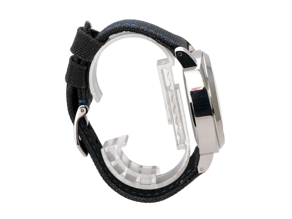 Panerai Luminor Base Logo Acciaio 44 PAM00774 seitliche Ansicht mit schwarzem Textilarmband und Edelstahlgehäuse.