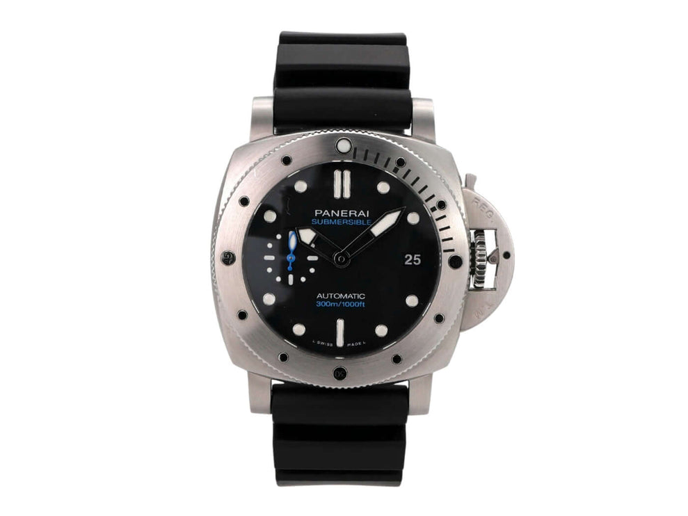 Panerai Luminor Submersible Automatic 42 PAM00973 mit schwarzem Zifferblatt und Kautschukband.
