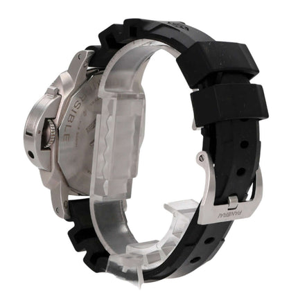 Panerai Luminor Submersible Automatic 42 PAM00973 Uhr mit schwarzem Kautschukband und satiniertem Edelstahlgehäuse.