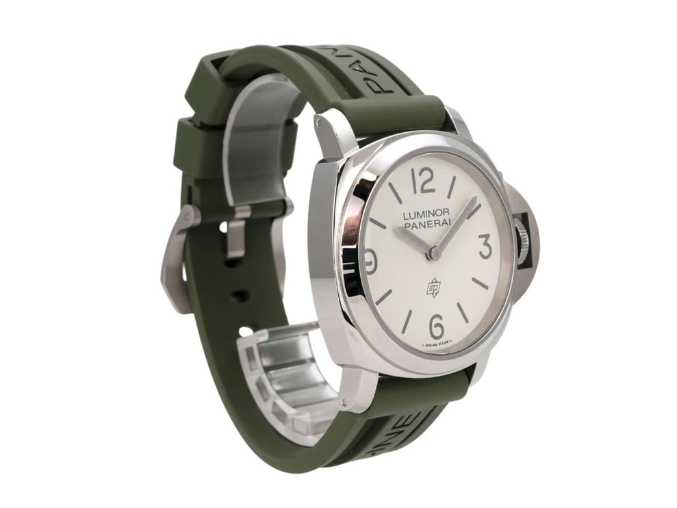 Panerai Luminor Base Logo 44 PAM01087 mit grünem Kautschukband und weißem Zifferblatt in Edelstahlgehäuse.