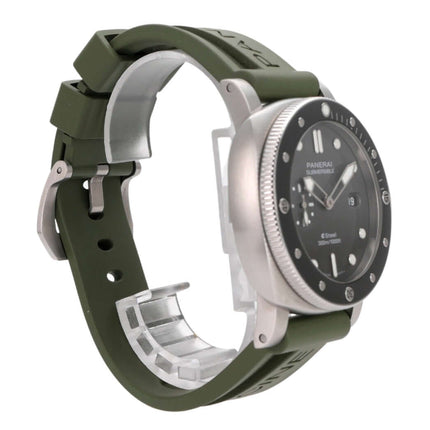 Panerai Submersible QuarantaQuattro PAM01288 mit grünem Kautschukband und Edelstahlgehäuse 44 mm